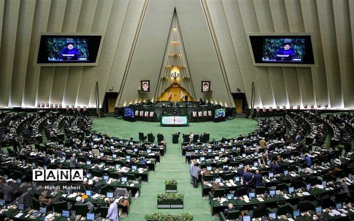 ‌قدردانی نمایندگان از رهبر انقلاب اسلامی‌