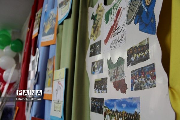 بازدید مسئولان آموزش و پرورش ناحیه یک شهرری از نمایشگاه مدرسه انقلاب