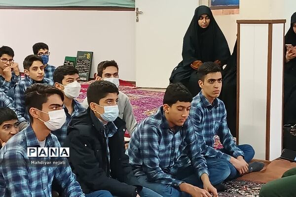 جشن تکلیف دانش‌آموزان دبیرستان استعدادهای درخشان شهید بهشتی رودهن