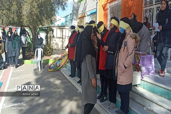 همایش دختران انقلاب در دبیرستان شاهد مطهره  کاشمر