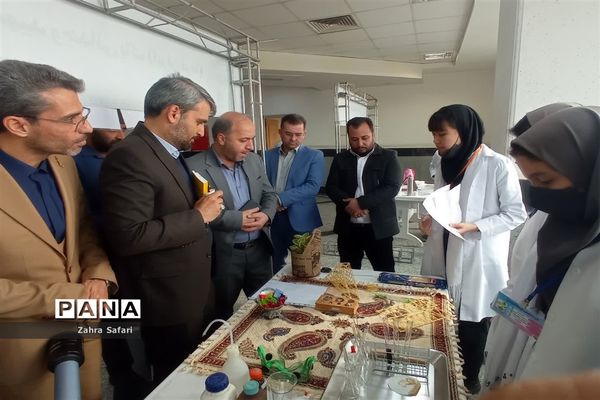 نمایشگاه علمی پژوهشی با مشارکت مدارس منطقه چهاردانگه
