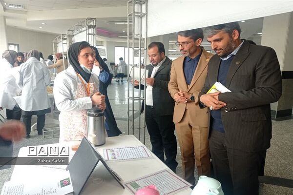 نمایشگاه علمی پژوهشی با مشارکت مدارس منطقه چهاردانگه