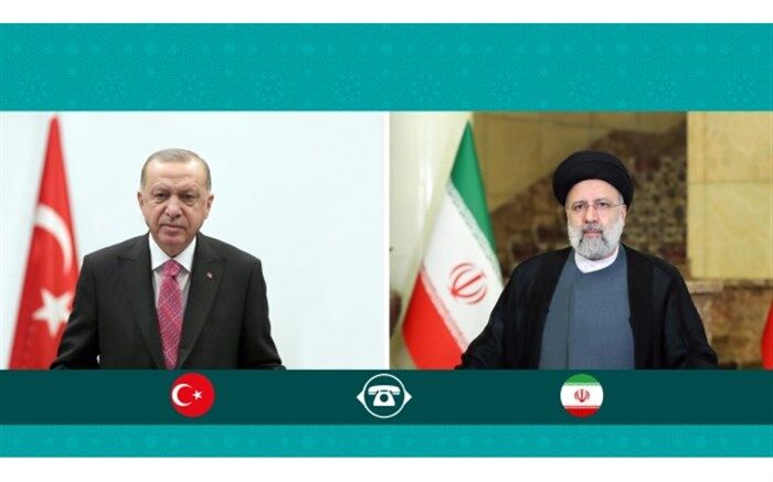 ملت و دولت ایران در این هنگامه سخت در کنار دولت و ملت ترکیه هستند