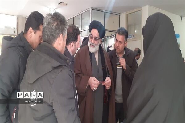 بازدید امام جمعه ورامین  از نمایشگاه عشایرها به‌مناسبت دهه‌فجر در ورامین