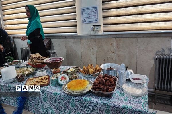 جشنواره غذا  در دبیرستان توحید شهرستان قدس