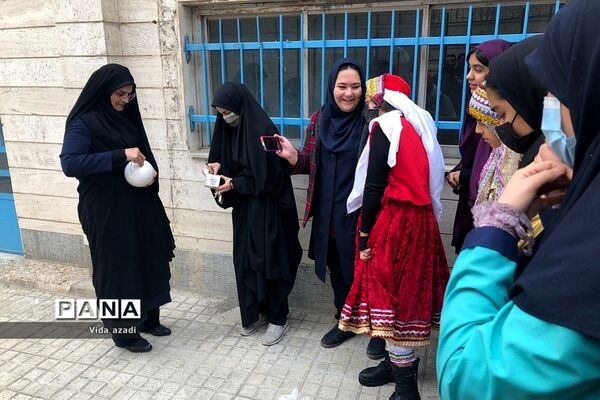 برگزاری جشنواره آیین‌های سرزمین من در دبیرستان دخترانه سما رودهن