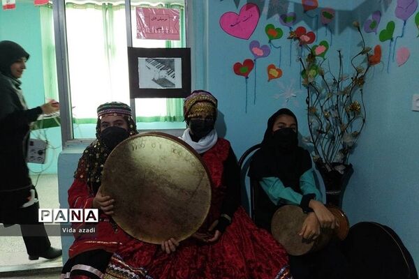برگزاری جشنواره آیین‌های سرزمین من در دبیرستان دخترانه سما رودهن