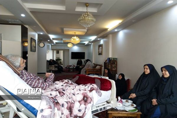 دیدار دانش‌آموزان دبیرستان وحدت منطقه ۱۳ با جانباز ۸سال دفاع مقدس