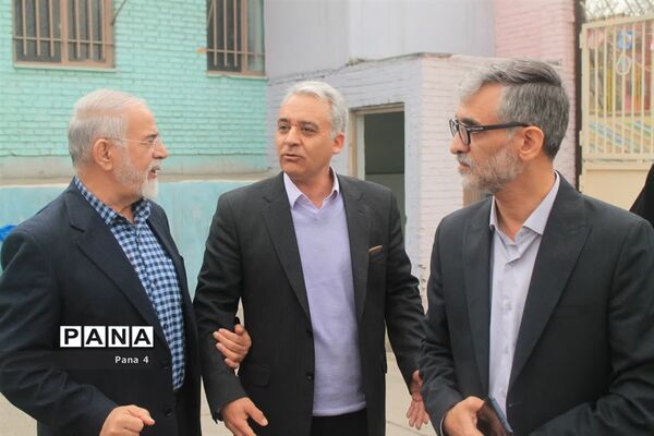 آیین افتتاح زمین چمن دبیرستان پسرانه دوره دوم شاهد مطهری منطقه۴