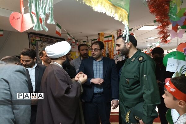 گرامیداشت دهه فجر در دبستان برکت ۲ شهرقدس