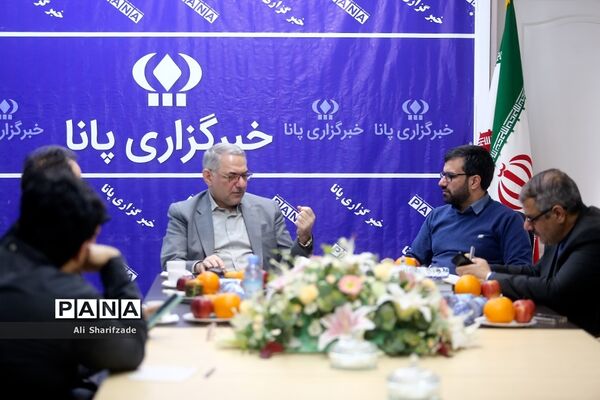 بازدید محمود امانی طهرانی دبیرکل شورای عالی آموزش‌ و پرورش از خبرگزاری پانا