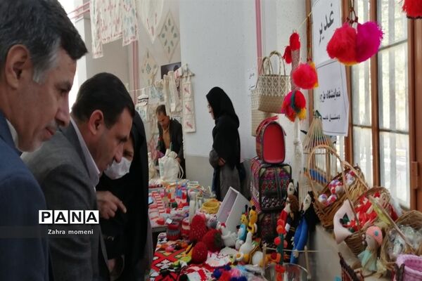 کارگاه آموزشی پیامدهای رویکرد آموزشی و فرهنگی و تربیت تک ساحتی و چند ساحتی در اقلید