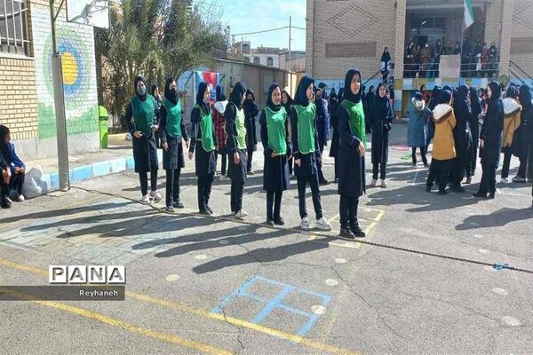 برگزاری مسابقات ورزشی به مناسبت دهه فجر آموزشگاه عدالت