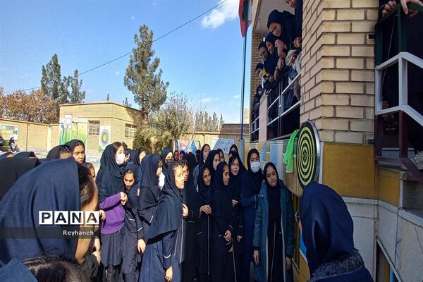 برگزاری مسابقات ورزشی به مناسبت دهه فجر آموزشگاه عدالت