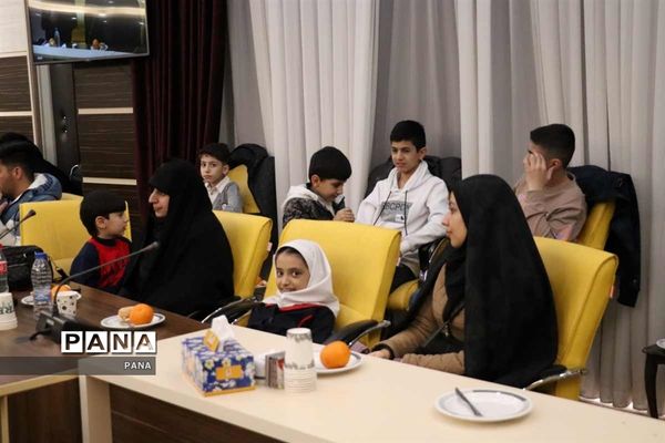 تجلیل از دانش‌آموزان فرزند شهید و خانواده معظم معلمان شهید انقلاب اسلامی در تبریز