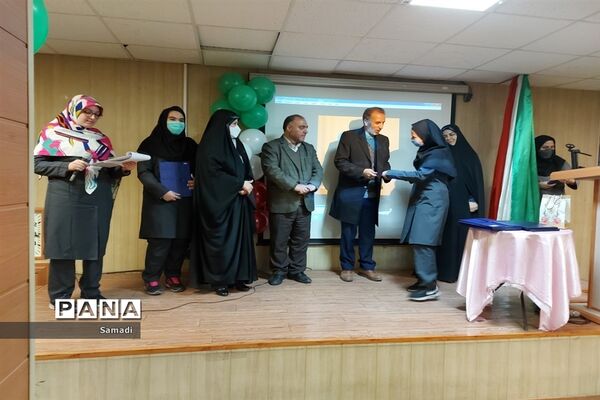 جشن چهل و چهارمین سالگرد پیروزی انقلاب در دبیرستان فرهنگ دختران منطقه ۱۳