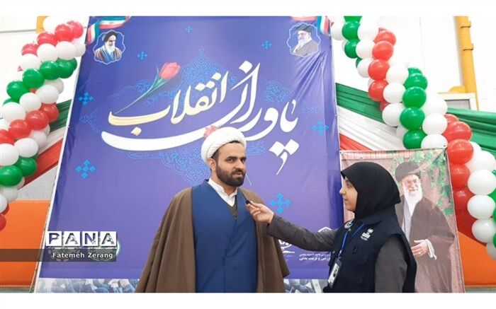 دانش‌آموزان باید هنرنمایی و استعدادهای بالقوه‌ خود را به فعلیت برسانند