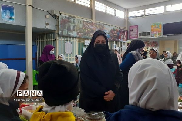 برگزاری جشنواره فجر و سلامت در دبستان حضرت زهرا(س) ۲ رودهن