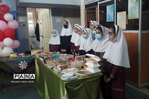 برگزاری جشنواره فجر و سلامت در دبستان حضرت زهرا(س) ۲ رودهن