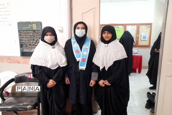 جشن دختران سرزمین من در دبیرستان نمونه ایمان