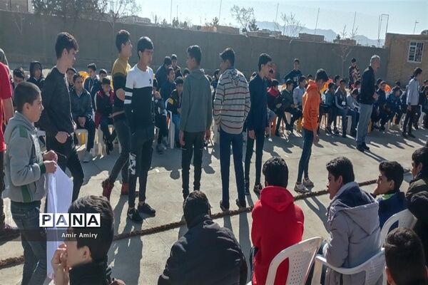 برگزاری جشن انقلاب در دبیرستان شهید باقری کاشمر