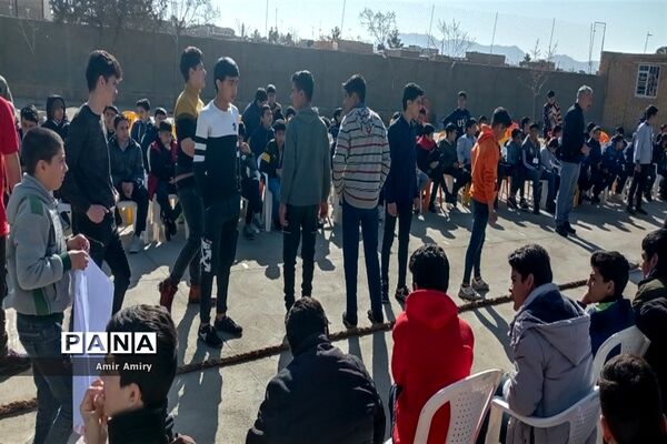 برگزاری جشن انقلاب در دبیرستان شهید باقری کاشمر