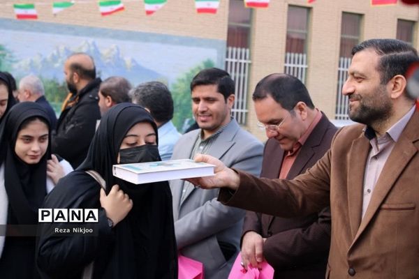 دانش‌آموزان بهارستانی راهی کربلای ایران شدند