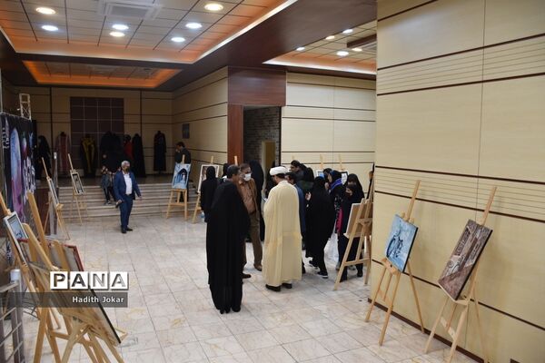 نمایشگاه  دختران فاطمی رهروان زینبی در بوشهر