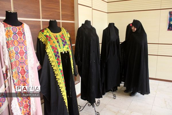 نمایشگاه  دختران فاطمی رهروان زینبی در بوشهر