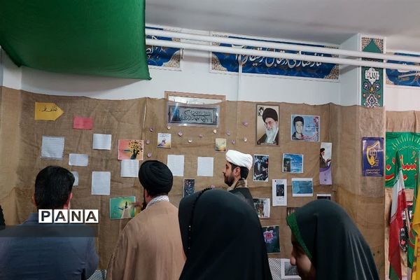 افتتاح نمایشگاه مدرسه انقلاب در مدارس ابرکوه
