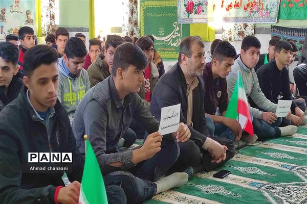 جشن پیروزی انقلاب اسلامی در مدارس کارون