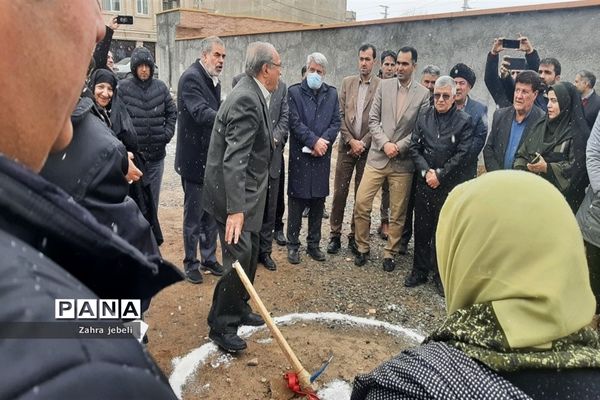 مراسم  کلنگ زنی مدرسه ۸ کلاسه در صفادشت