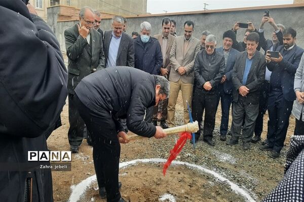 مراسم  کلنگ زنی مدرسه ۸ کلاسه در صفادشت