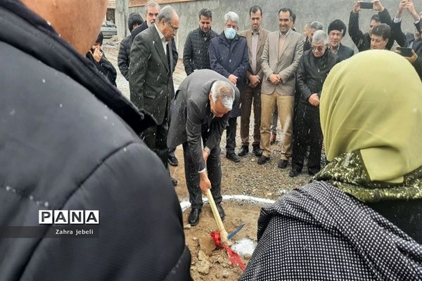 مراسم  کلنگ زنی مدرسه ۸ کلاسه در صفادشت