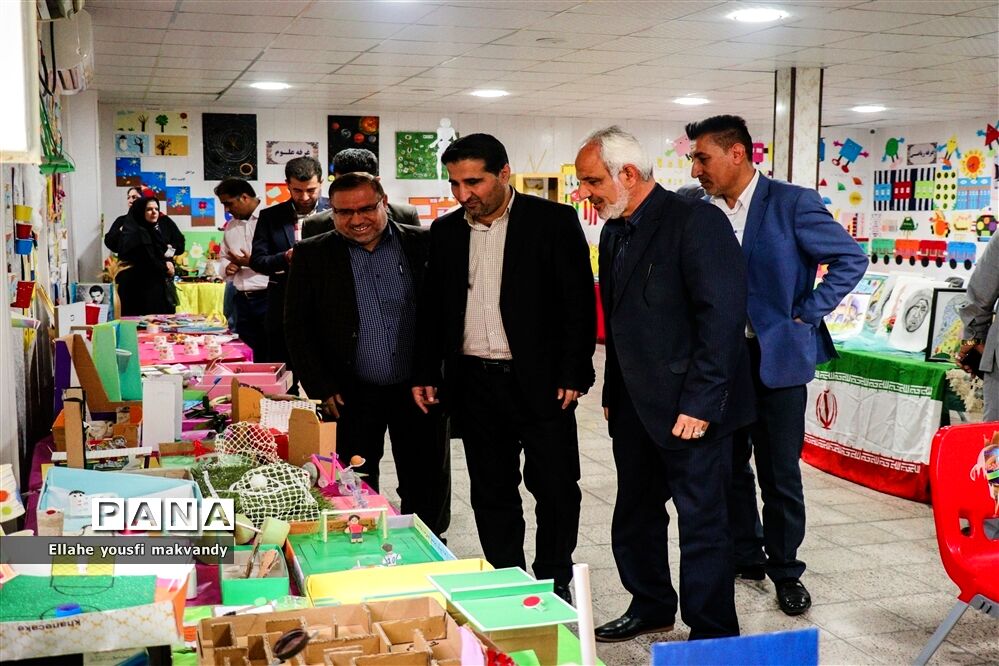 نمایشگاه و کارگاه آموزشی فرزندان ایران در مدارس امیدیه