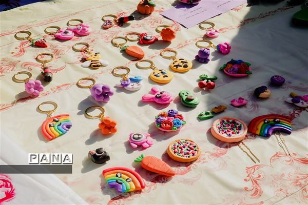 نمایشگاه و کارگاه آموزشی فرزندان ایران در مدارس امیدیه