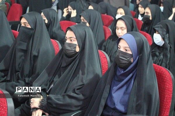 برگزاری مراسم اعزام و بدرقه دانش‌آموزان بهارستانی به اردوی راهیان نور