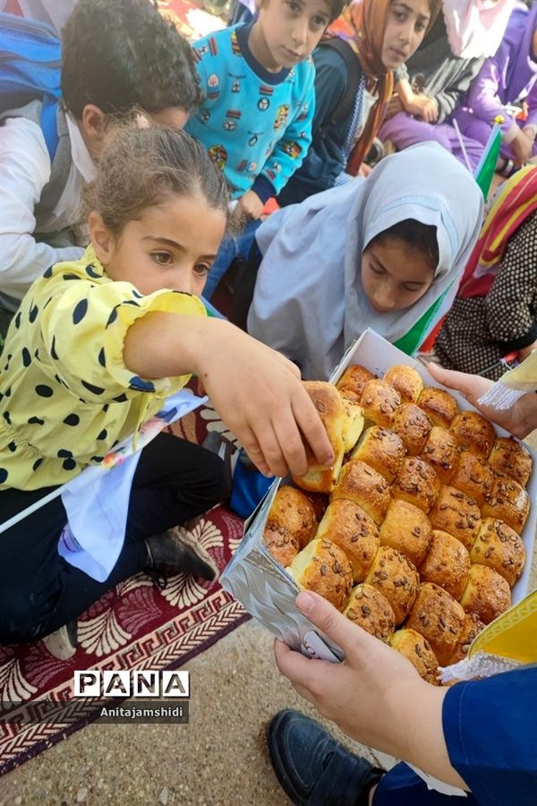 گرامیداشت چهل و چهارمین سالگرد پیروزی انقلاب در مدارس روستایی