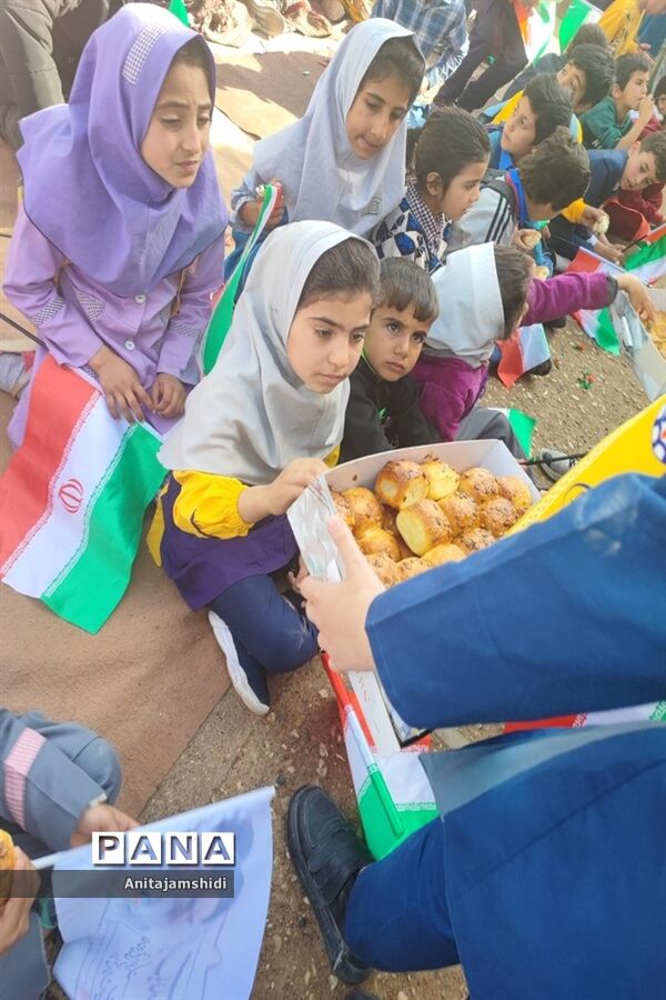 گرامیداشت چهل و چهارمین سالگرد پیروزی انقلاب در مدارس روستایی