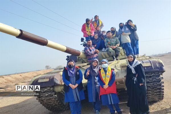 گرامیداشت چهل و چهارمین سالگرد پیروزی انقلاب در مدارس روستایی