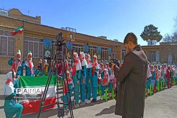 برگزاری جشن انقلاب در مدارس آباده