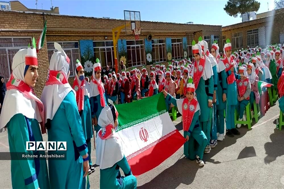 برگزاری جشن انقلاب در مدارس آباده