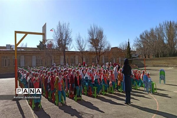 برگزاری جشن انقلاب در مدارس آباده