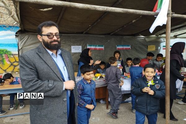 برگزاری بازارچه از دست‌سازه‌های دانش‌آموزان در دبستان پسرانه امامت