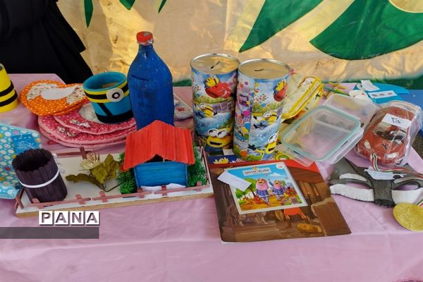 برگزاری بازارچه از دست‌سازه‌های دانش‌آموزان در دبستان پسرانه امامت