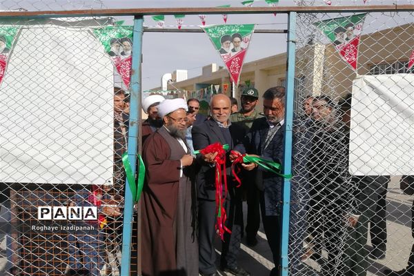 افتتاح زمین چمن مدرسه قرآنی شهید محمدمنتظر قائم شهرستان خاتم