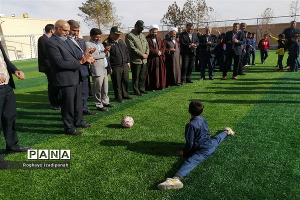 افتتاح زمین چمن مدرسه قرآنی شهید محمدمنتظر قائم شهرستان خاتم