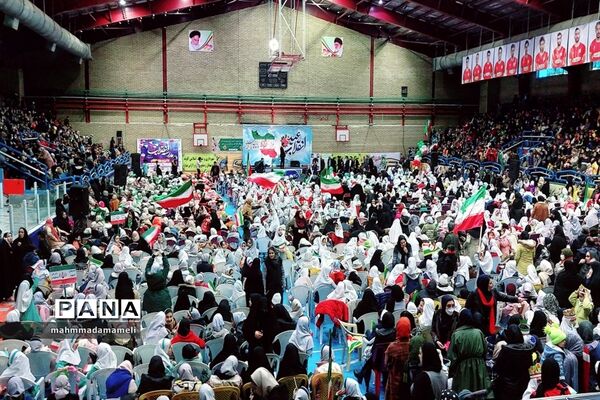 جشن چهار هزار نفری نونهالان گام دوم انقلاب