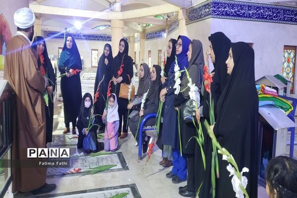 عطر افشانی گلزار شهدا بوشهر