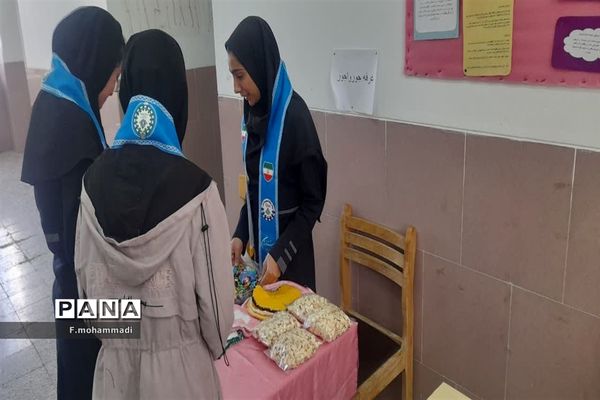 برپایی نمایشگاه دست‌سازه‌ها در مروست